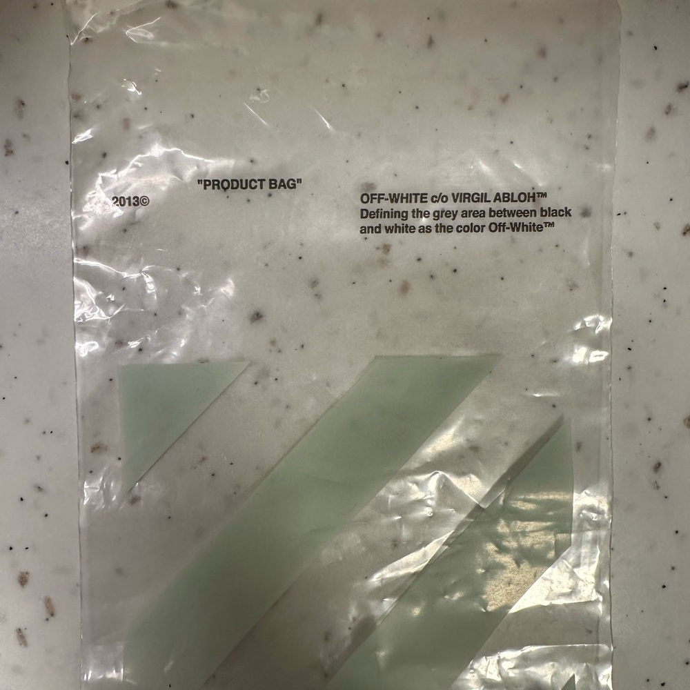 Off-White Face Mask - Picture 3 of 7
